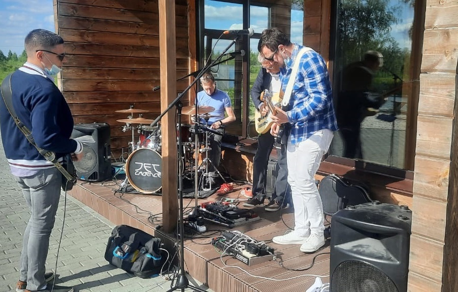 Артисты на корпоратив, шоу программа в эко-парке «Лазурный» Артисты на корпоратив, шоу программа в эко-парке «Лазурный»