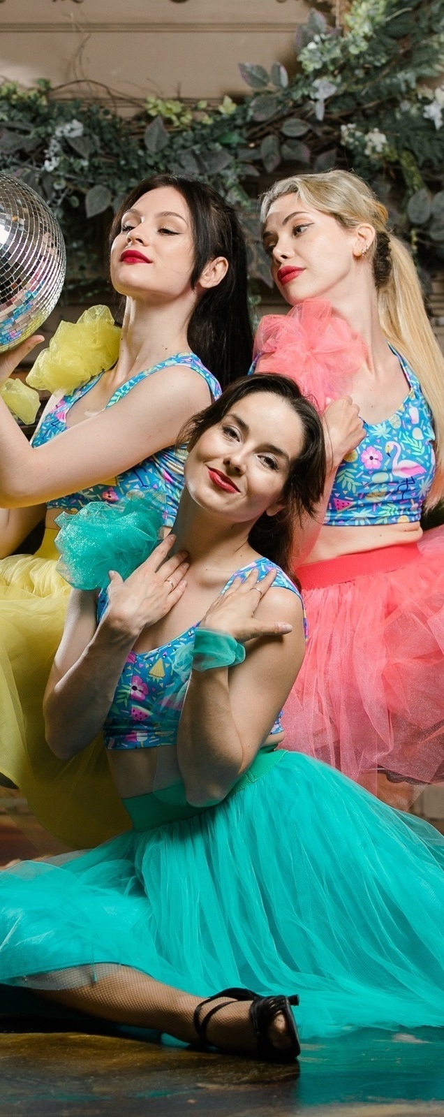 Шоу-балет ЛУНА / LUNA - Эко-Парк «Лазурный» Шоу-балет ЛУНА / LUNA - Эко-Парк «Лазурный»